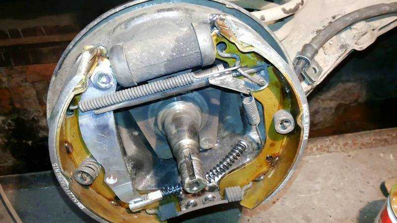 Chevrolet lanos: снятие и установка тормозного барабана - тормозная система
