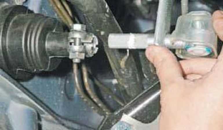 Chevrolet lanos: замена сальников коробки передач - трансмиссия - руководство по ремонту, обслуживанию, эксплуатации автомобиля chevrolet lanos